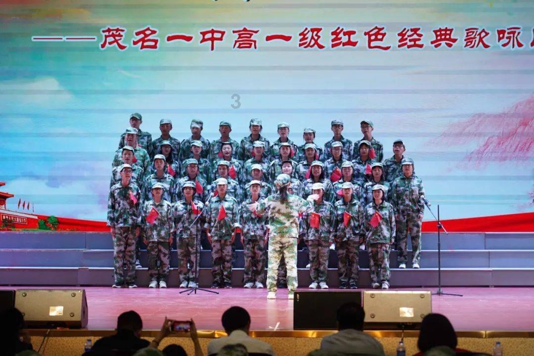 商户擅自破坏绿化铺设路面,南京栖霞城管专项查处